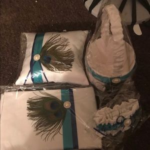 Peacock wedding NEVER USED